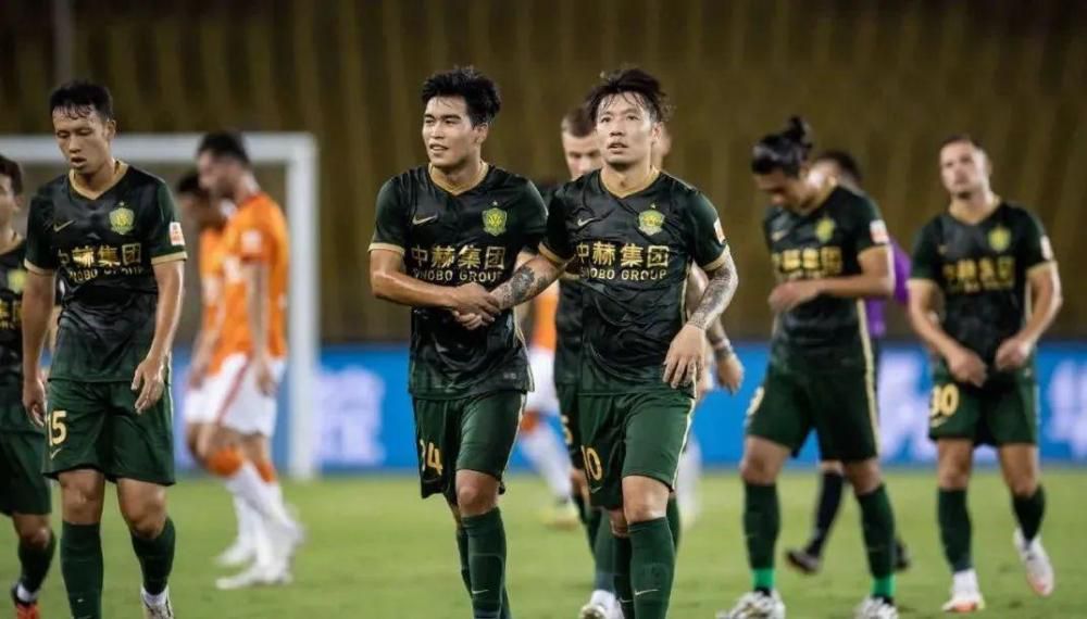 欧联-勒沃库森2-0赫根5战全胜锁头名 药厂各赛事豪取14连胜北京时间12月1日凌晨4时，欧联杯H组第5轮，勒沃库森客场对阵赫根。